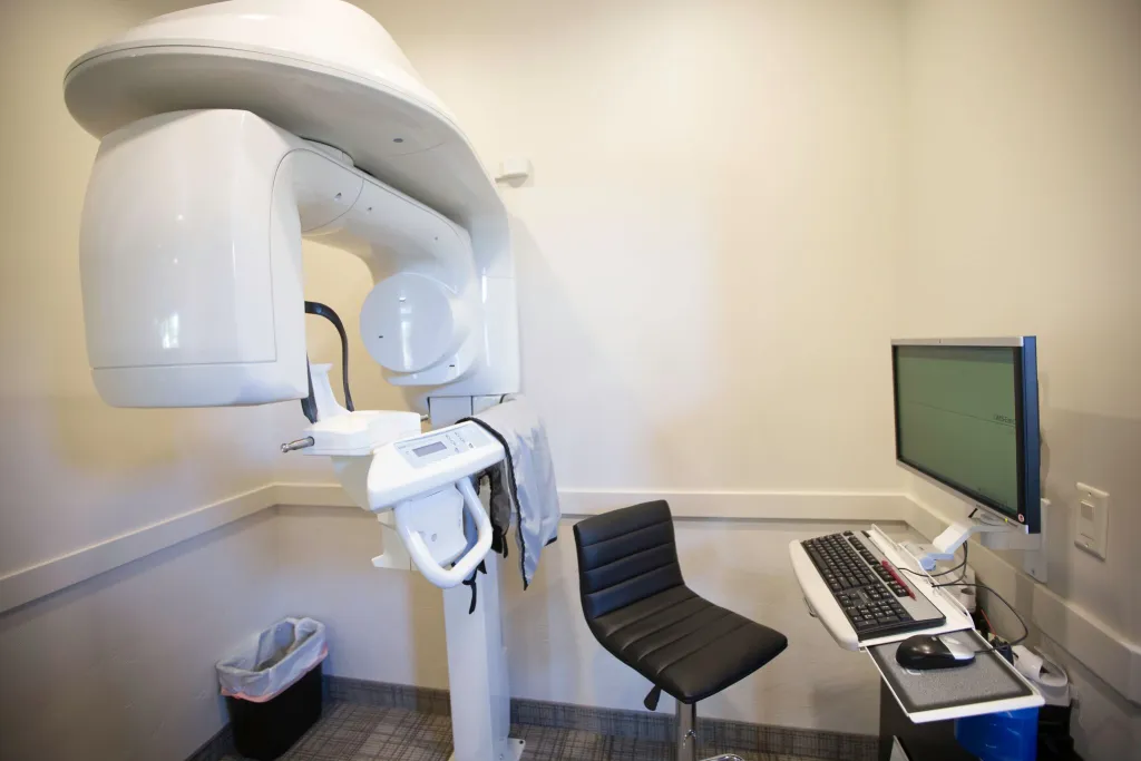 Upright 3D imaging device with computer